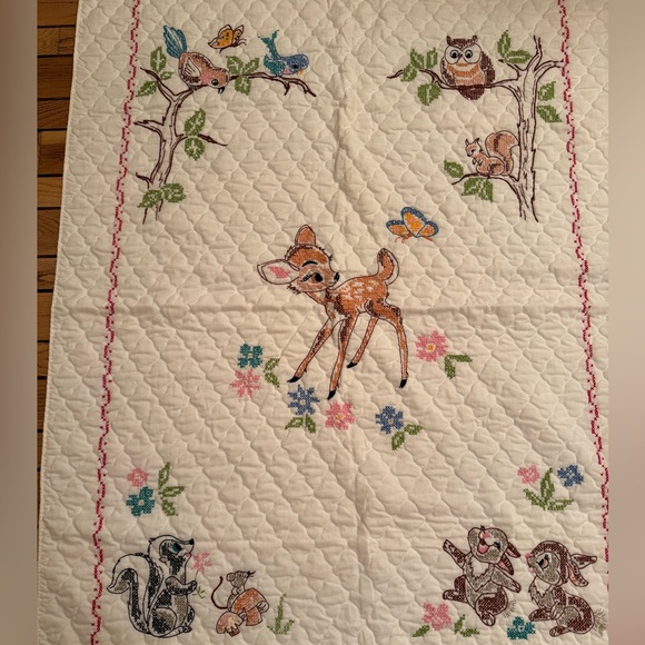 Embroidered Woodland Animal Design Quilt - White - Picture 4 of 10